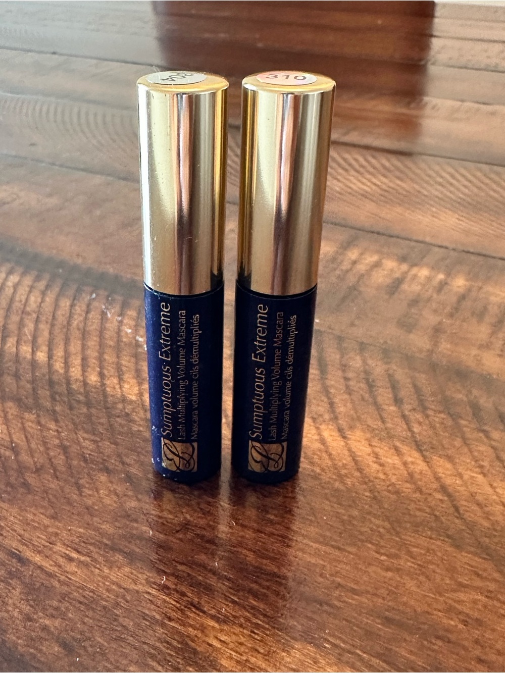 Estee Lauder Sumptuous Extreme Mascara — Black and Gold Packaging